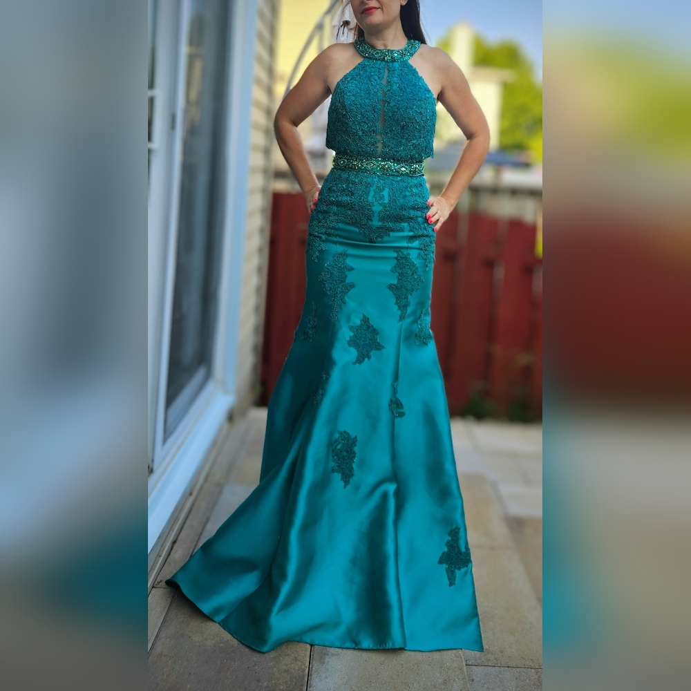 Elegant Teal Evening Gown